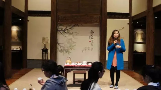 品茗，尝“和美雅静”的韵味 ——记淑女学堂茶文化实践课程