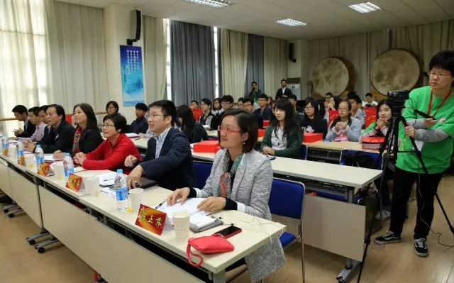 引领积极改变 ——上海中医药大学第十二期杏林英才培训班暨2015中医青年领导力训练营开营仪式顺利举行