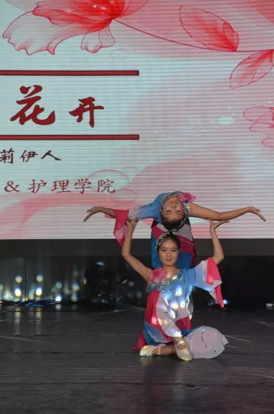 用舞蹈点燃寒冷的冬夜——上海中医药大学第二届校园舞蹈大赛